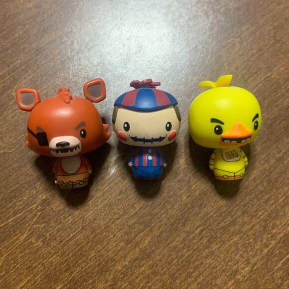 ​FNAF Funko Mystery Mini, Backpack Hanger Clip, Pint Size Hero Lot - Picture 5 of 6
